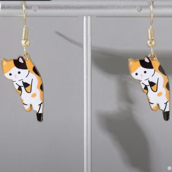 Hanging Calico Cat Earrings - Picture 3 of 3